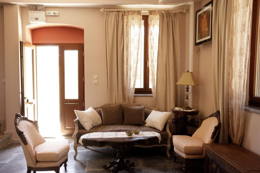 Traditional Hotel Ianthe Véssa Esterno foto