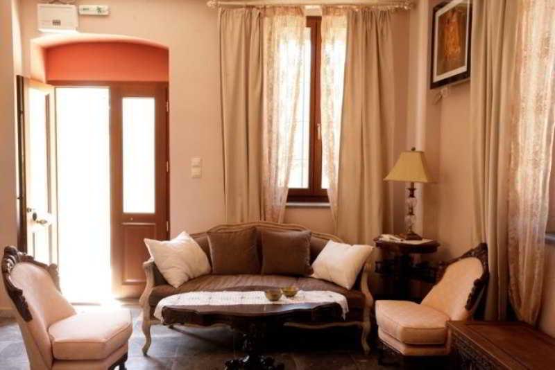 Traditional Hotel Ianthe Véssa Esterno foto