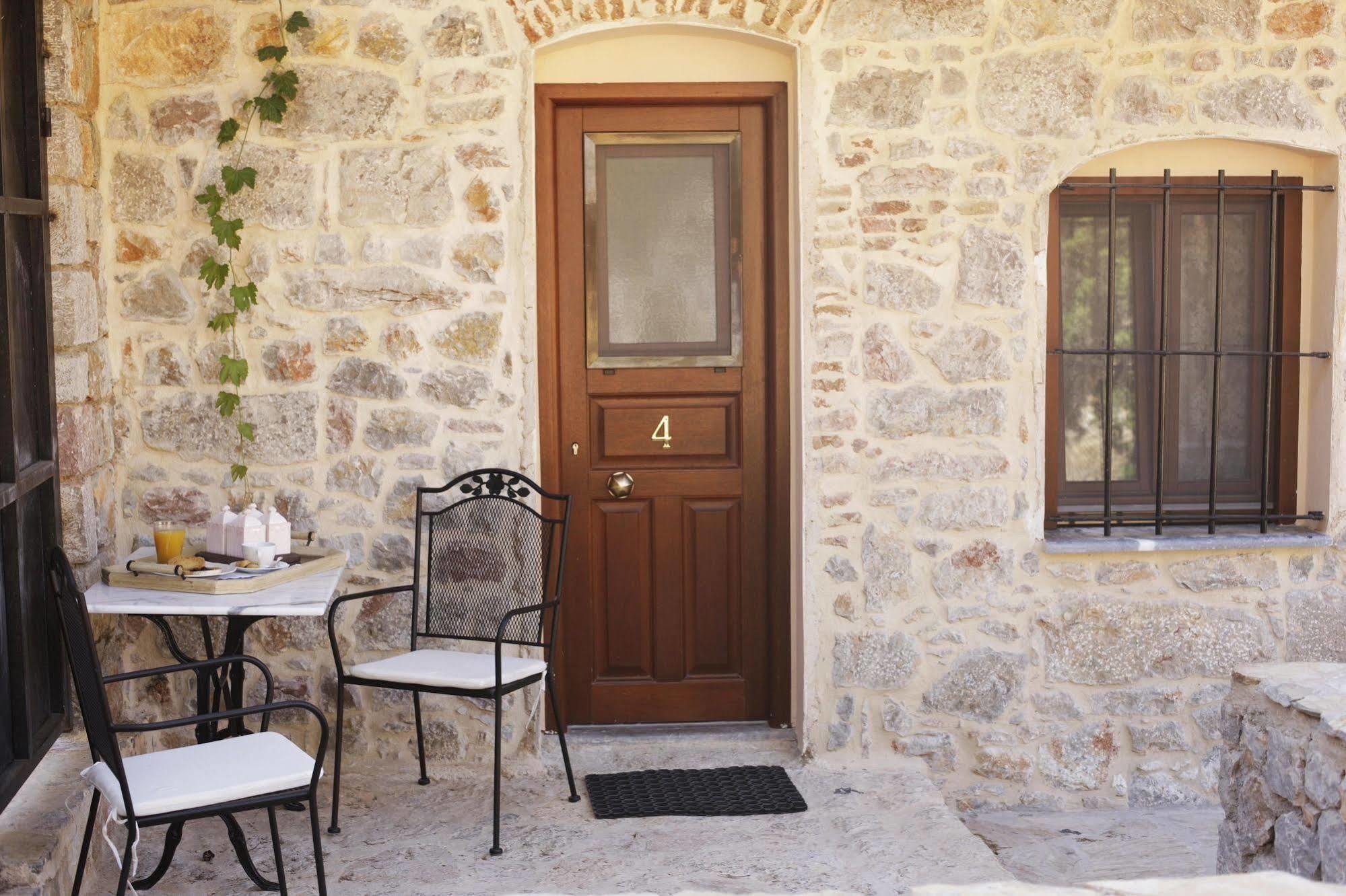 Traditional Hotel Ianthe Véssa Esterno foto