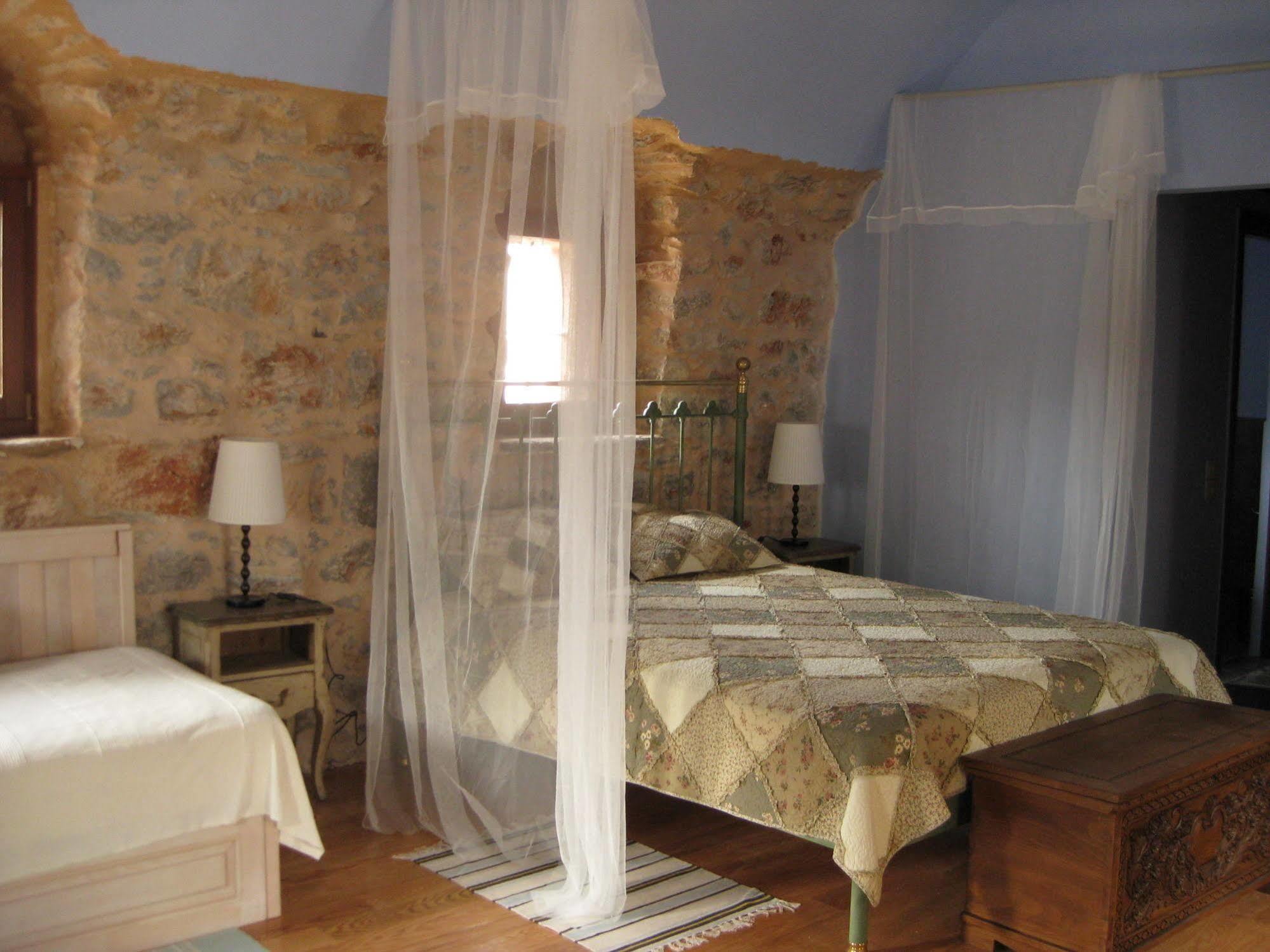 Traditional Hotel Ianthe Véssa Esterno foto